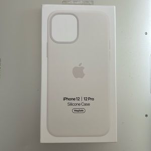 iPhone 12 | 12 Pro Silicone Case with MagSafe in White. Brand New in Box